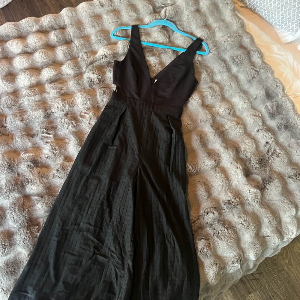 Elegant Black Sleeveless Dress